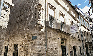 Transaction Hôtel Médiéval Avignon
